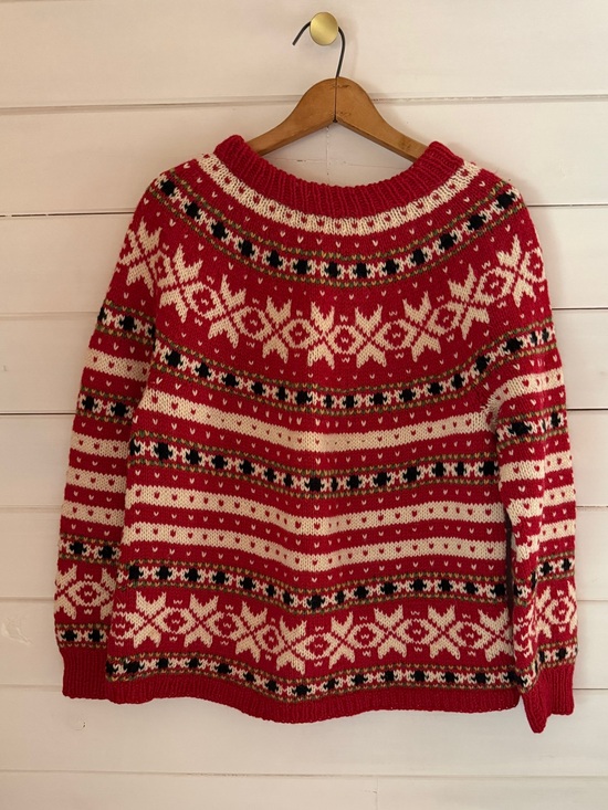 Handmade Sweaters - Vintage Hand Knit in Norway Sweater Women Sz M/L Red Pure Wool Fair Isle Nordic